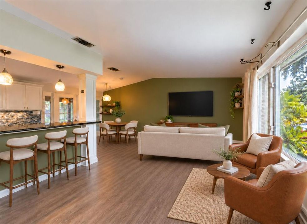For Sale: $279,900 (3 beds, 1 baths, 1043 Square Feet)