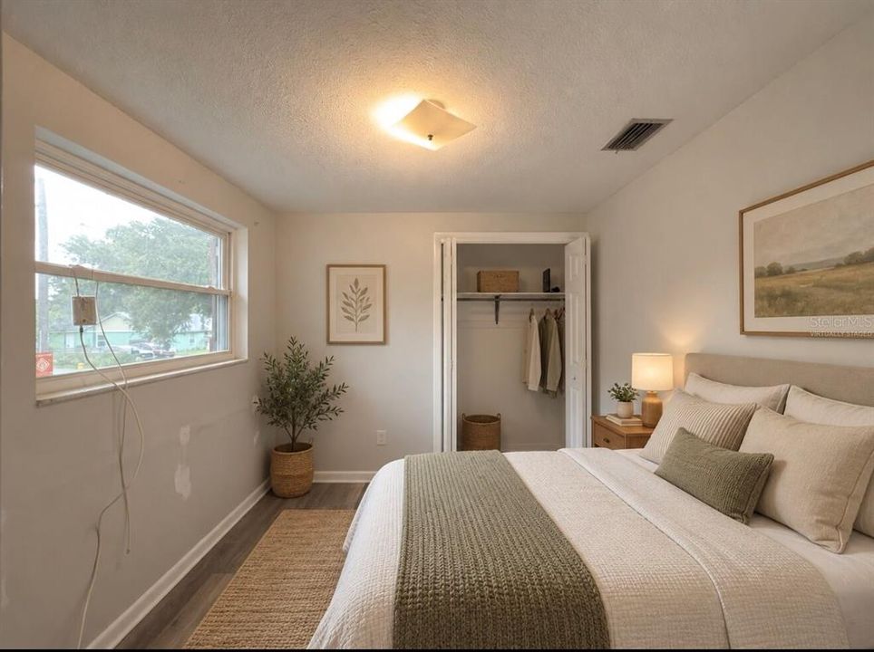 For Sale: $279,900 (3 beds, 1 baths, 1043 Square Feet)