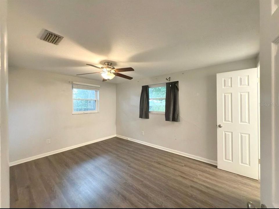For Sale: $279,900 (3 beds, 1 baths, 1043 Square Feet)