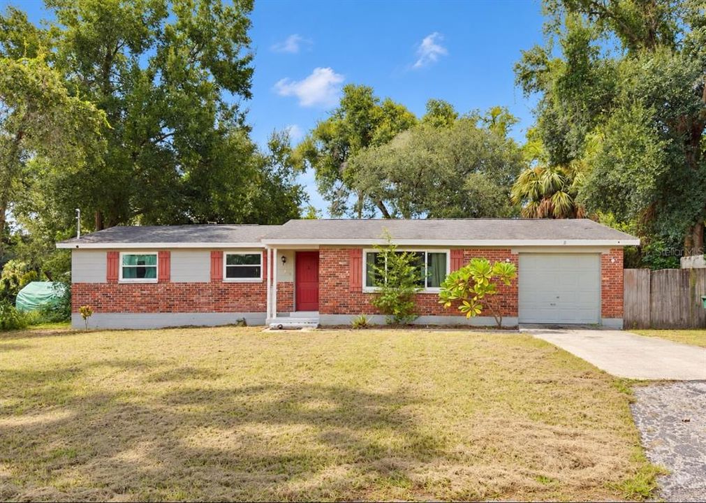 For Sale: $279,900 (3 beds, 1 baths, 1043 Square Feet)