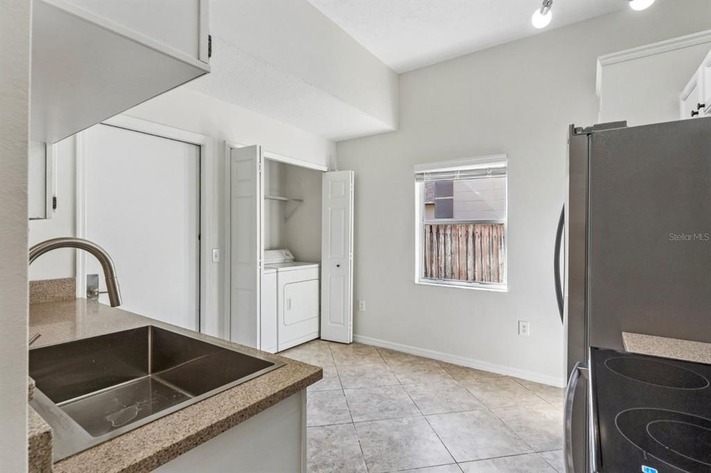 For Rent: $2,495 (3 beds, 2 baths, 1153 Square Feet)