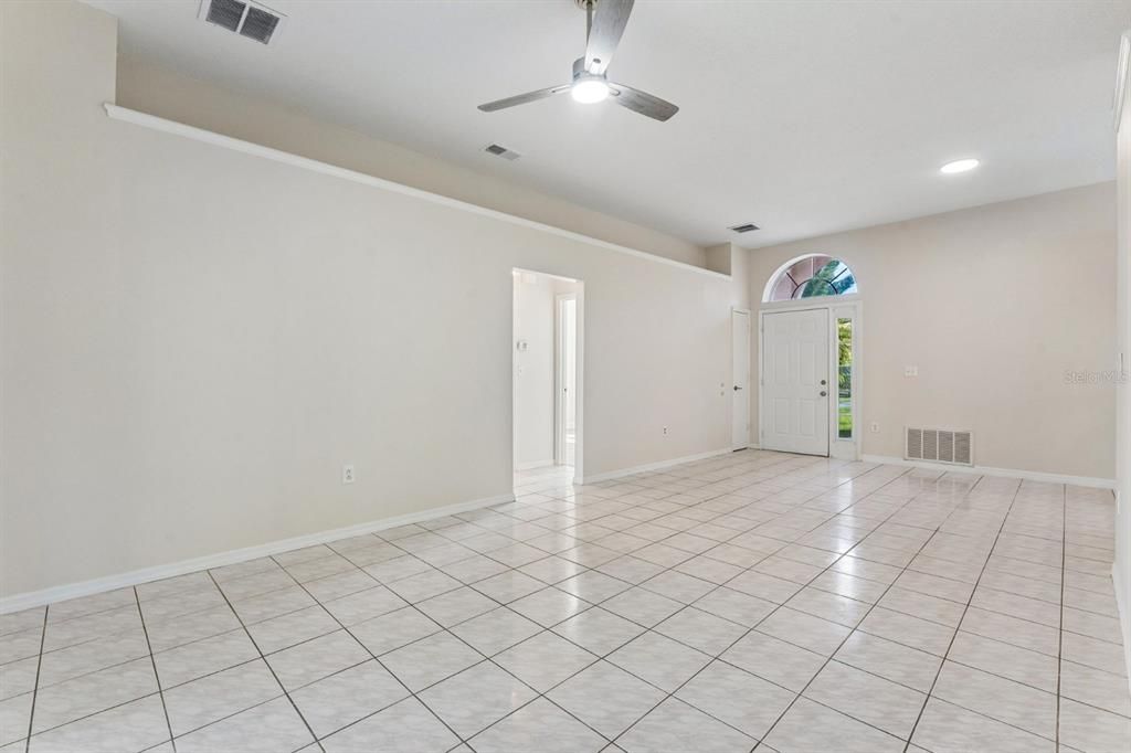 For Rent: $2,495 (3 beds, 2 baths, 1153 Square Feet)
