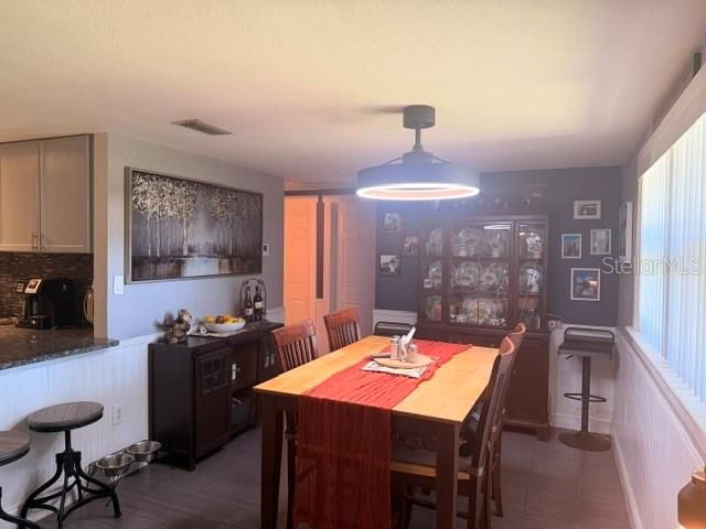 For Sale: $399,000 (3 beds, 2 baths, 1517 Square Feet)