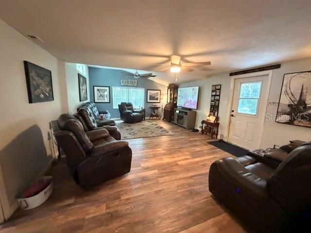 For Sale: $399,000 (3 beds, 2 baths, 1517 Square Feet)