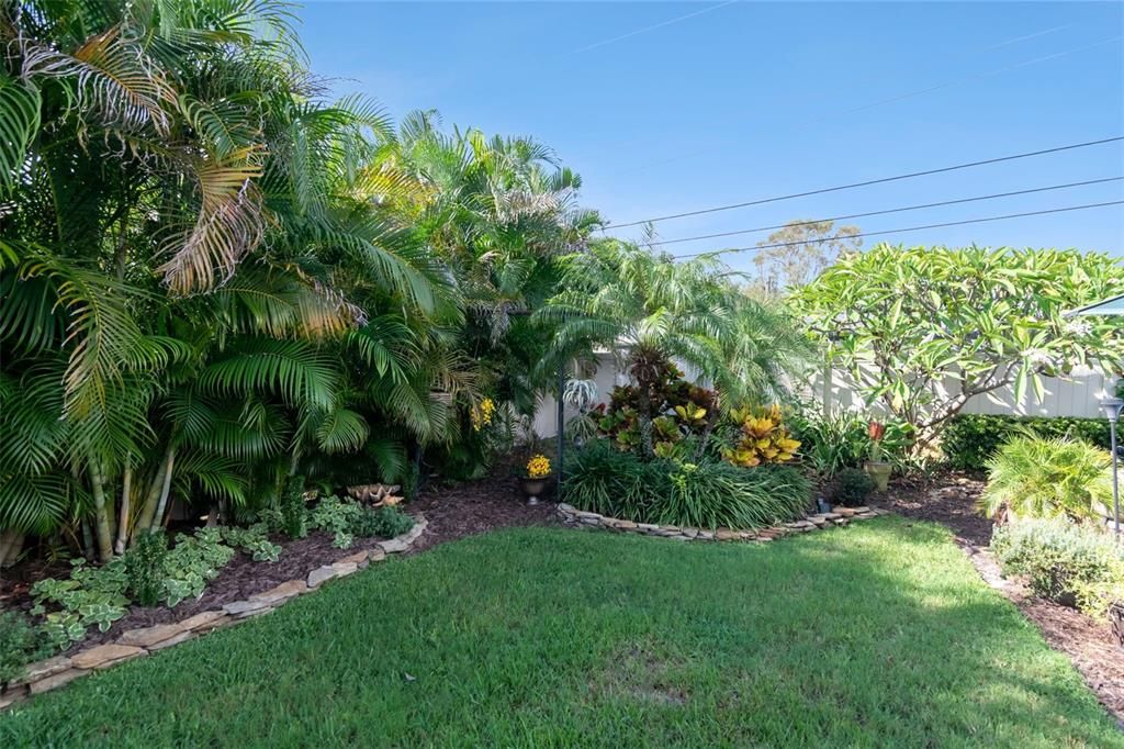 For Sale: $485,000 (2 beds, 2 baths, 1462 Square Feet)
