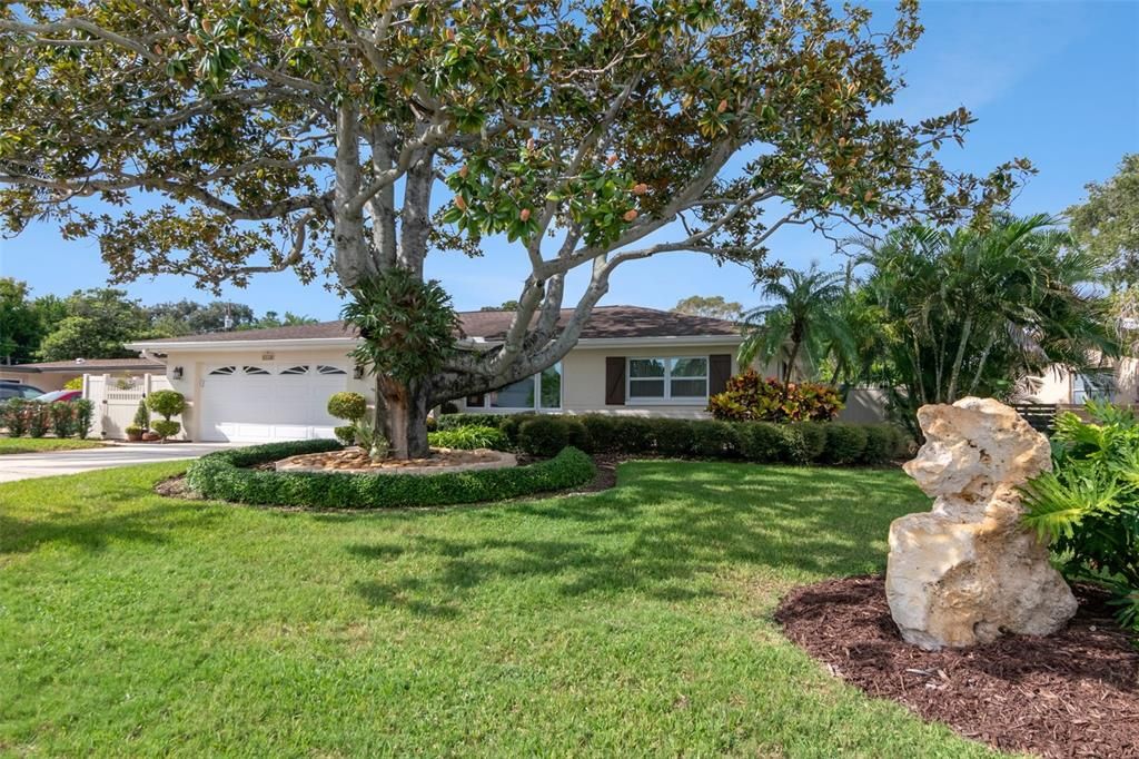 For Sale: $485,000 (2 beds, 2 baths, 1462 Square Feet)