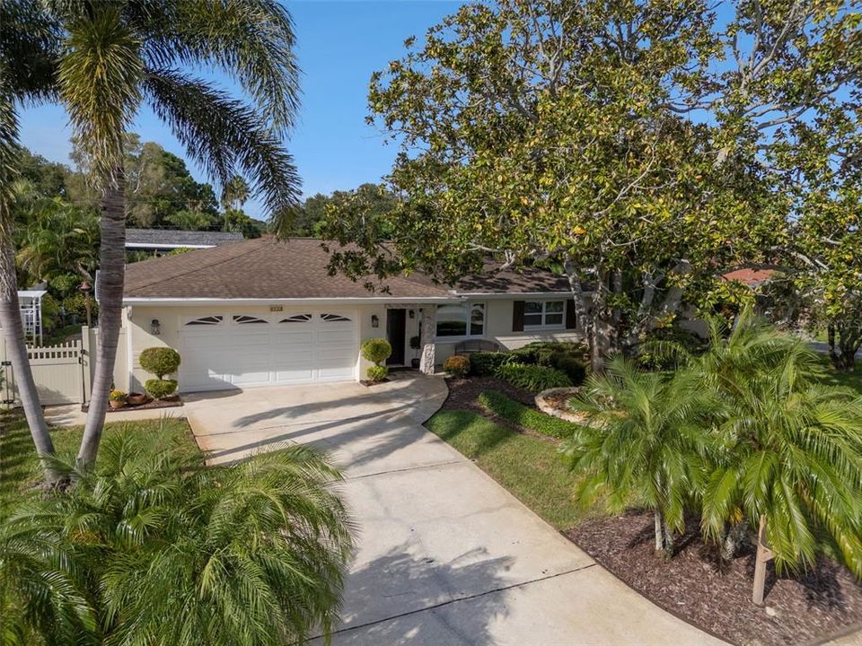 For Sale: $485,000 (2 beds, 2 baths, 1462 Square Feet)