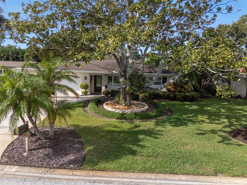 For Sale: $485,000 (2 beds, 2 baths, 1462 Square Feet)