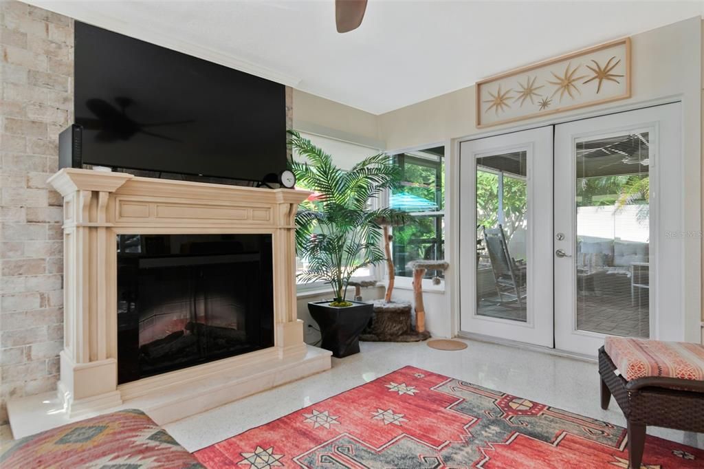 For Sale: $485,000 (2 beds, 2 baths, 1462 Square Feet)