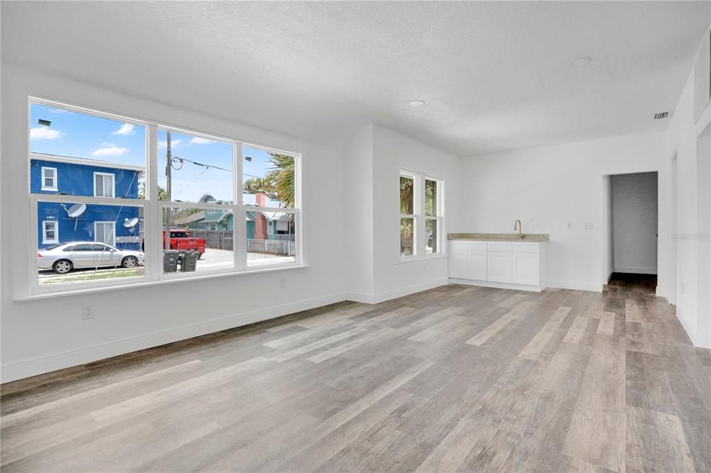 For Sale: $415,000 (0 beds, 0 baths, 1949 Square Feet)