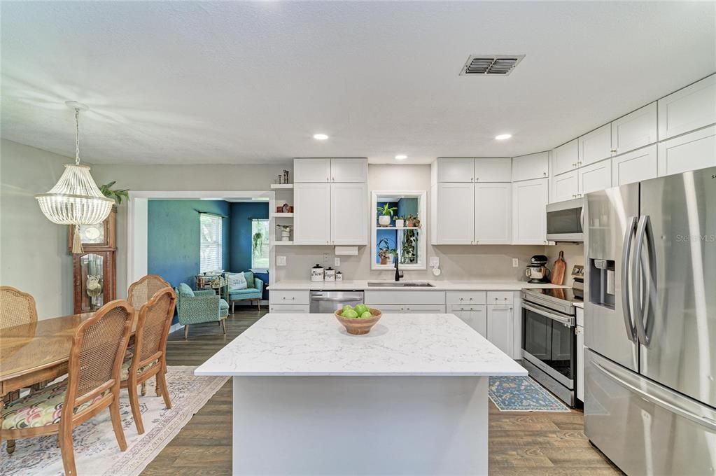 For Sale: $379,000 (3 beds, 2 baths, 1324 Square Feet)