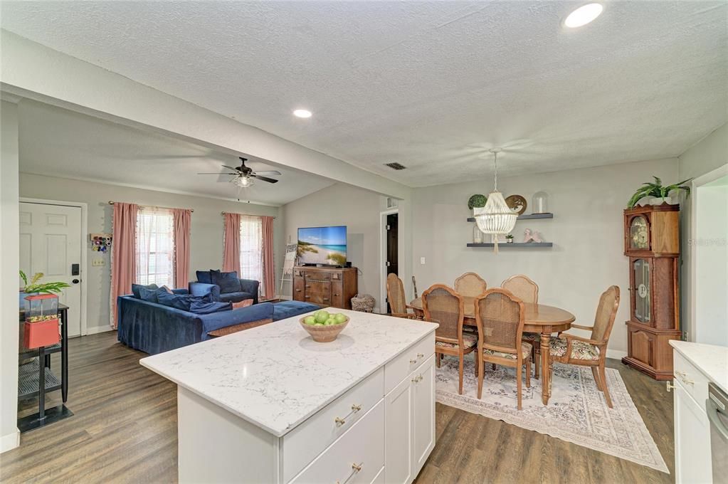 For Sale: $379,000 (3 beds, 2 baths, 1324 Square Feet)