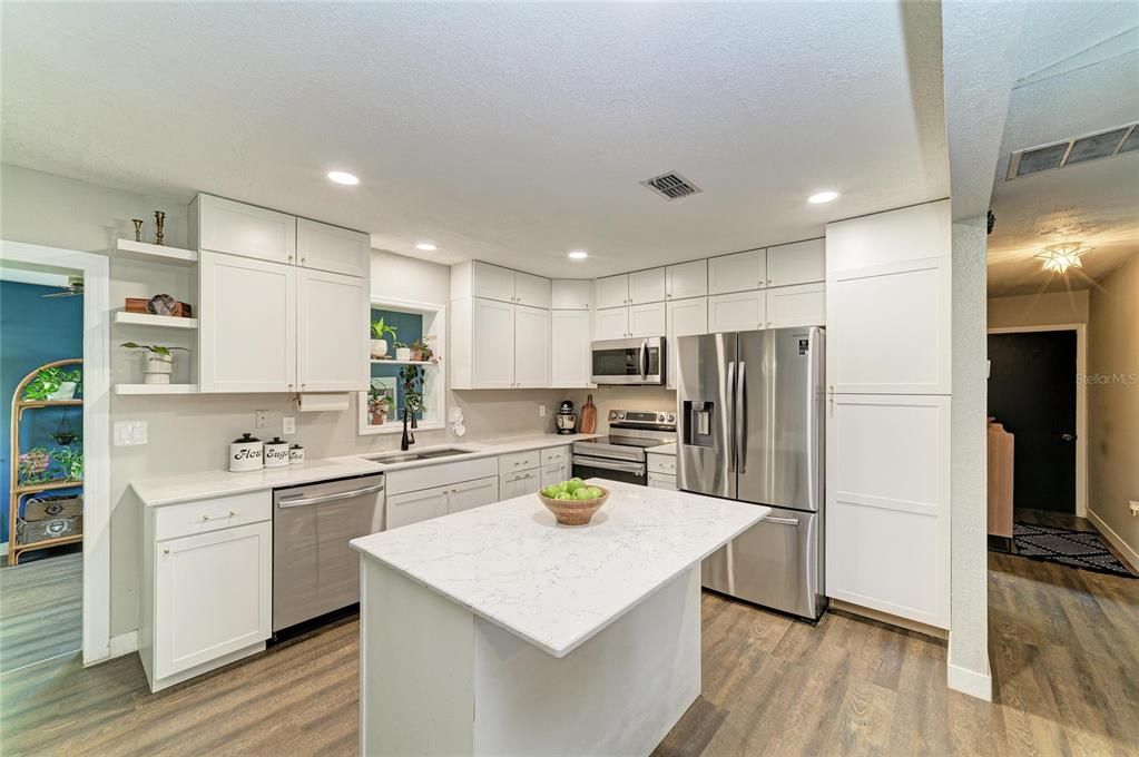 For Sale: $379,000 (3 beds, 2 baths, 1324 Square Feet)