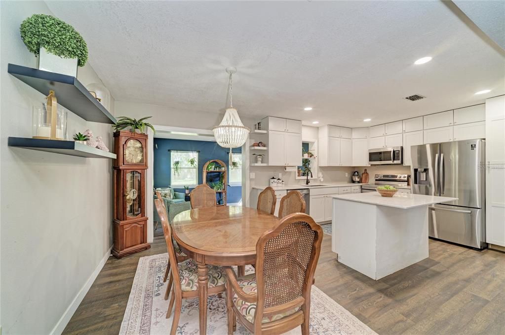For Sale: $379,000 (3 beds, 2 baths, 1324 Square Feet)