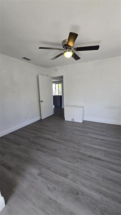 For Sale: $229,000 (2 beds, 2 baths, 864 Square Feet)