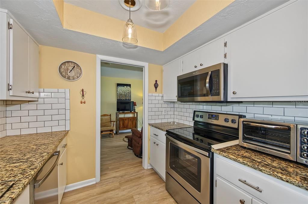 Activo con contrato: $409,900 (2 camas, 2 baños, 1570 Pies cuadrados)