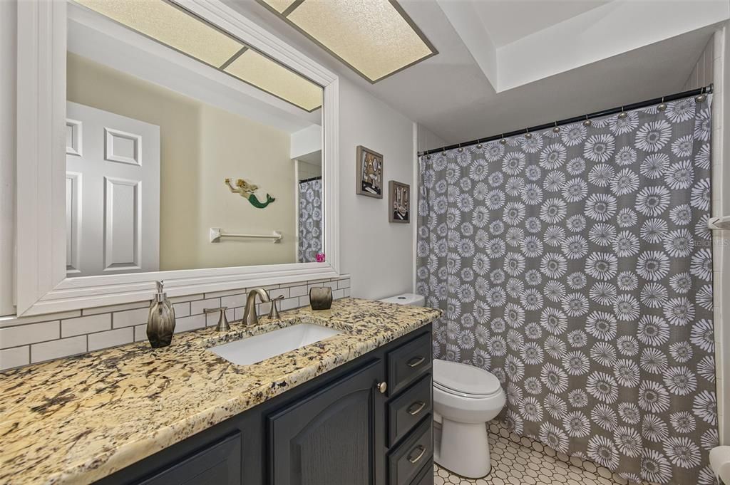 Activo con contrato: $409,900 (2 camas, 2 baños, 1570 Pies cuadrados)