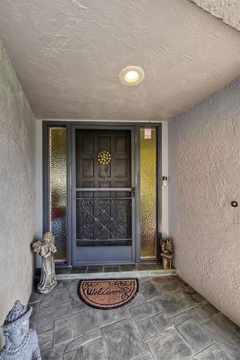 Activo con contrato: $409,900 (2 camas, 2 baños, 1570 Pies cuadrados)