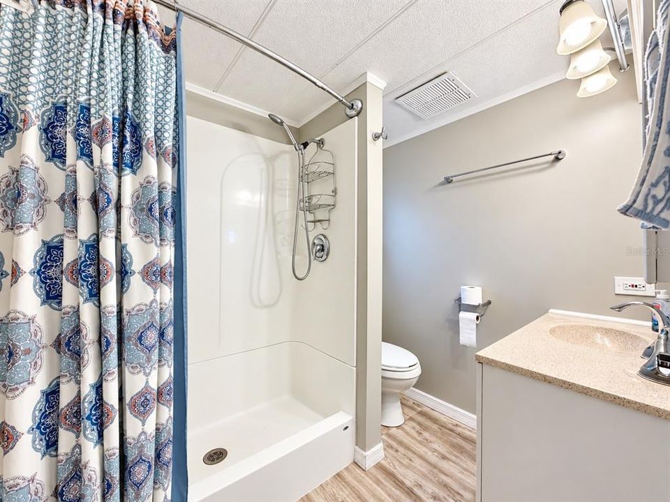 For Sale: $79,900 (3 beds, 1 baths, 732 Square Feet)