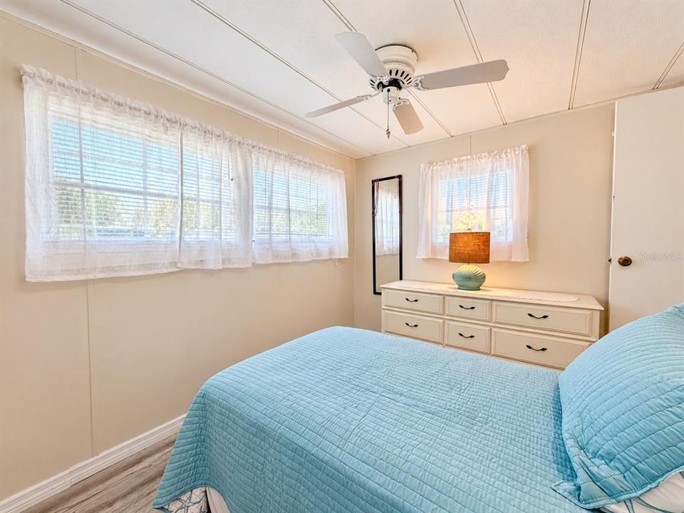 For Sale: $79,900 (3 beds, 1 baths, 732 Square Feet)