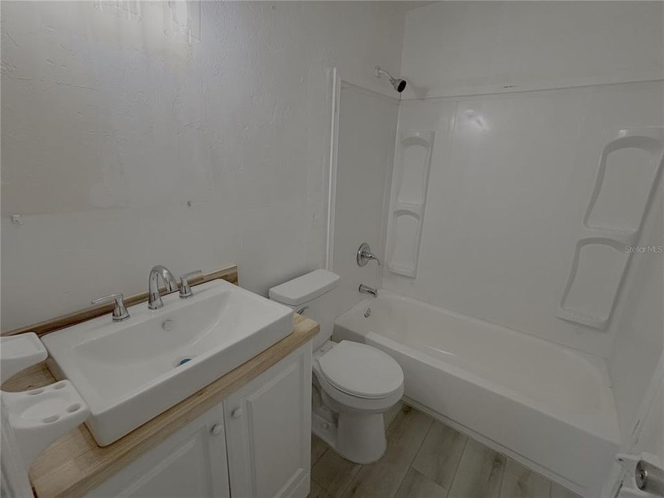For Rent: $1,995 (2 beds, 1 baths, 615 Square Feet)