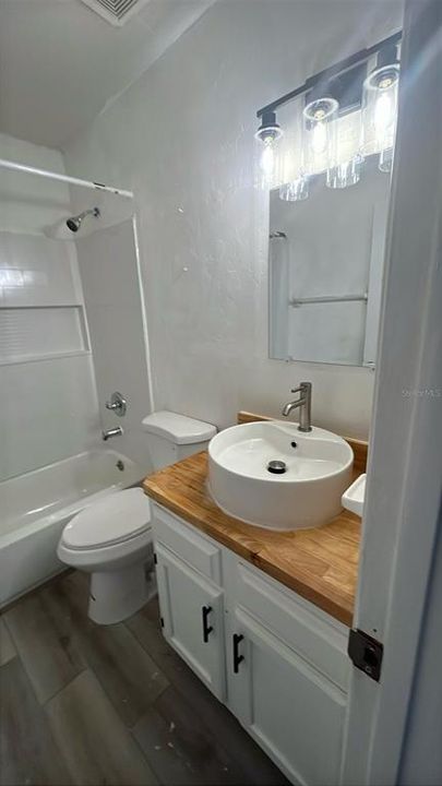 For Rent: $1,995 (2 beds, 1 baths, 615 Square Feet)