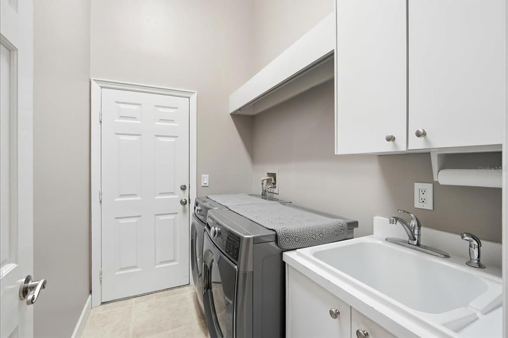 For Sale: $650,000 (4 beds, 3 baths, 2232 Square Feet)