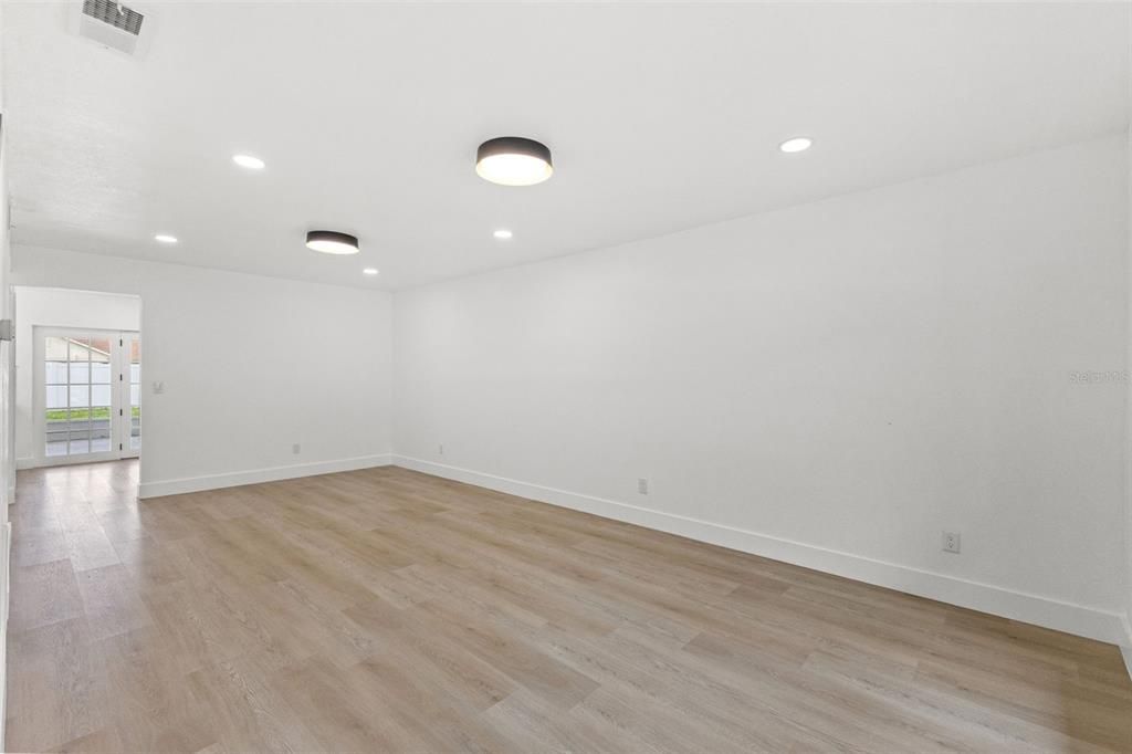 For Sale: $499,000 (4 beds, 3 baths, 1783 Square Feet)