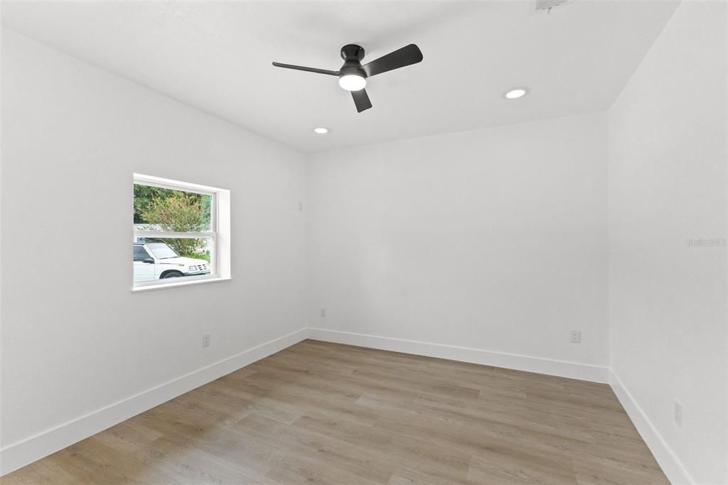 For Sale: $499,000 (4 beds, 3 baths, 1783 Square Feet)