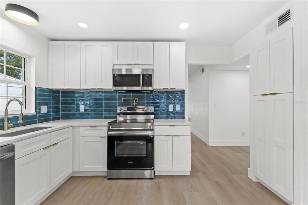For Sale: $499,000 (4 beds, 3 baths, 1783 Square Feet)