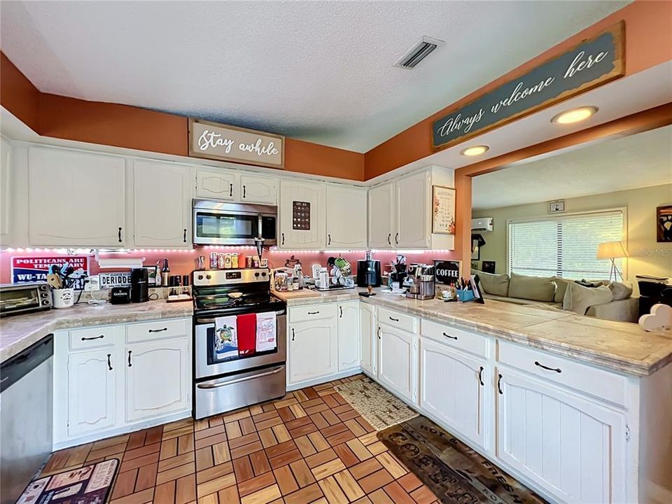 En Venta: $479,900 (3 camas, 2 baños, 1614 Pies cuadrados)