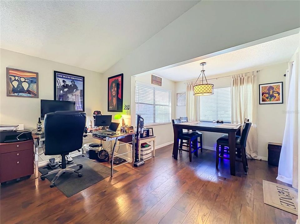 En Venta: $479,900 (3 camas, 2 baños, 1614 Pies cuadrados)