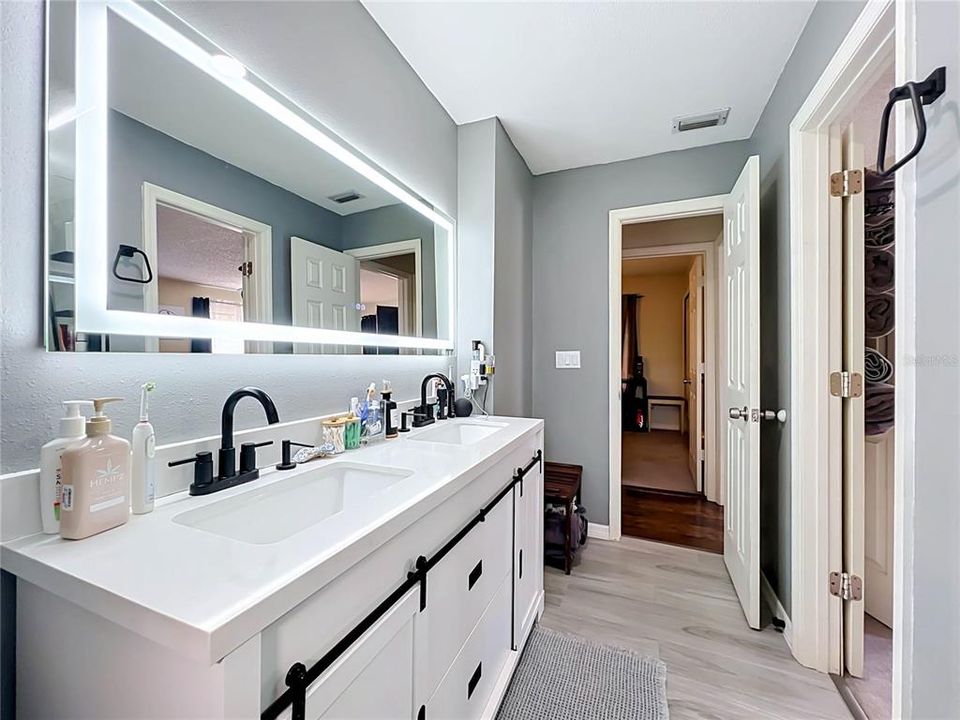 En Venta: $479,900 (3 camas, 2 baños, 1614 Pies cuadrados)