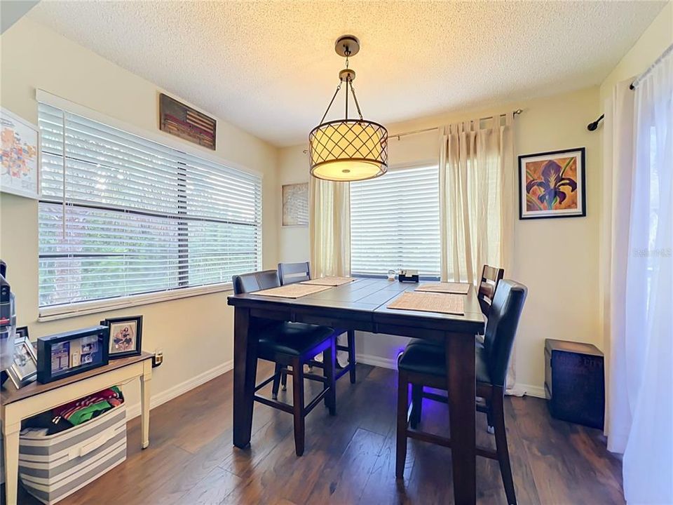 En Venta: $479,900 (3 camas, 2 baños, 1614 Pies cuadrados)