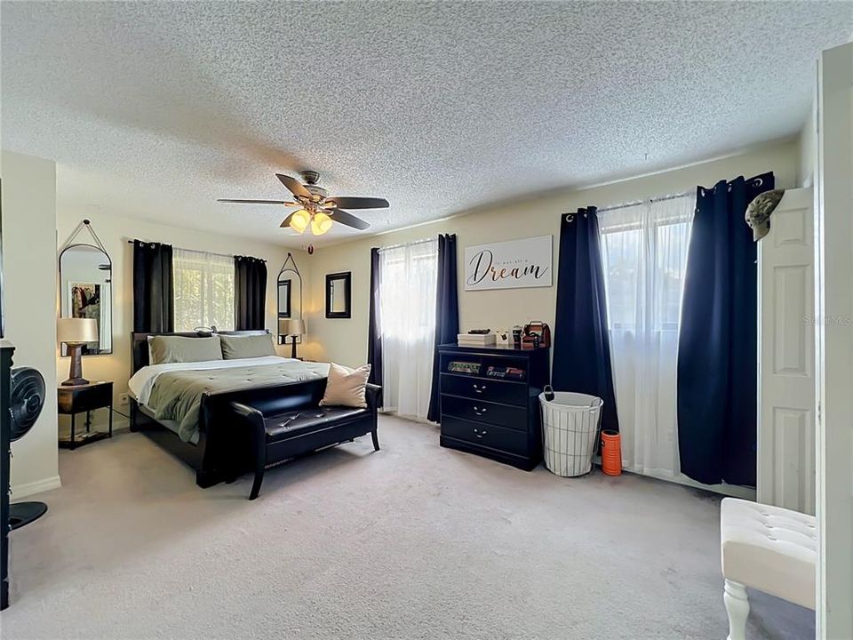 En Venta: $479,900 (3 camas, 2 baños, 1614 Pies cuadrados)