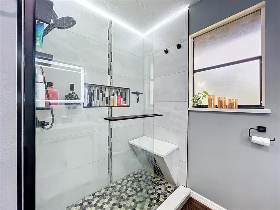 En Venta: $479,900 (3 camas, 2 baños, 1614 Pies cuadrados)