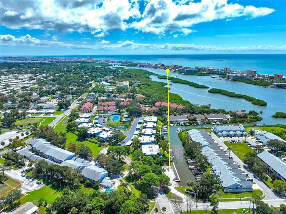 На продажу: $549,000 (0.38 acres)