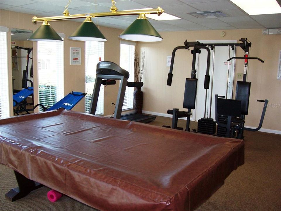 Active With Contract: $105,990 (2 beds, 1 baths, 872 Square Feet)