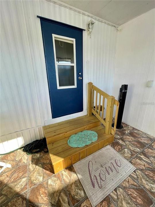 Active With Contract: $105,990 (2 beds, 1 baths, 872 Square Feet)