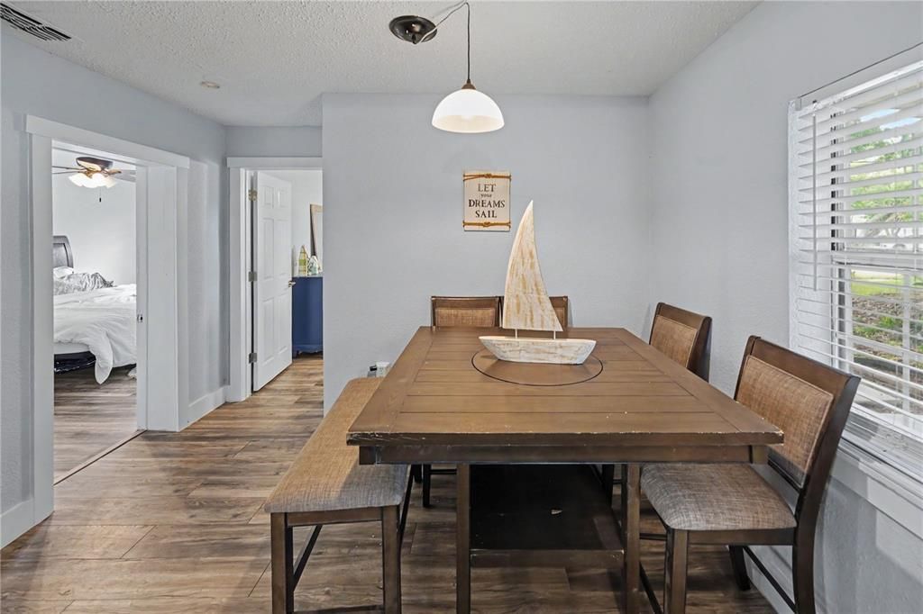 For Sale: $475,000 (4 beds, 2 baths, 1962 Square Feet)
