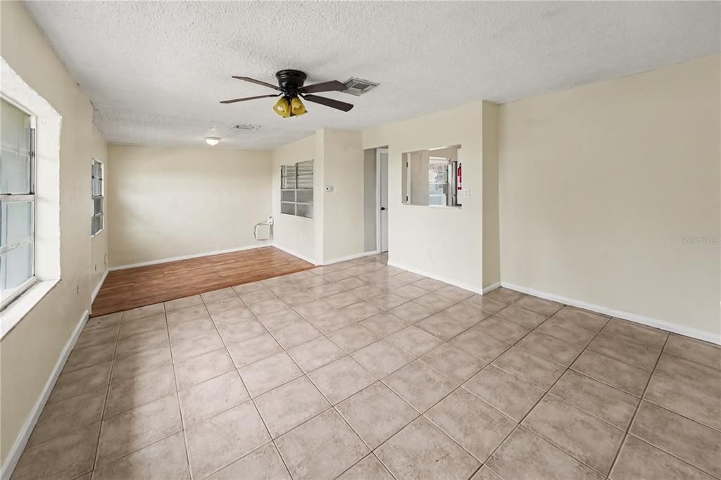 For Sale: $475,000 (4 beds, 2 baths, 1962 Square Feet)