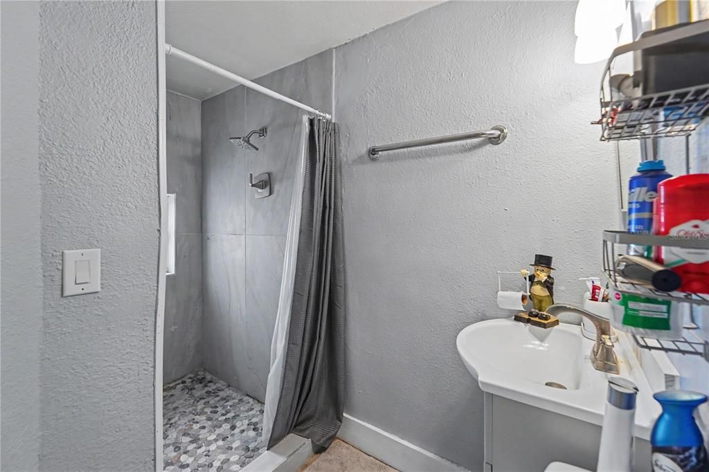 For Sale: $475,000 (4 beds, 2 baths, 1962 Square Feet)