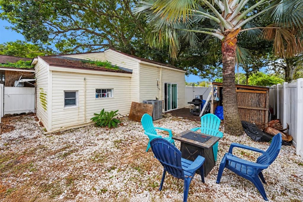 For Sale: $475,000 (4 beds, 2 baths, 1962 Square Feet)