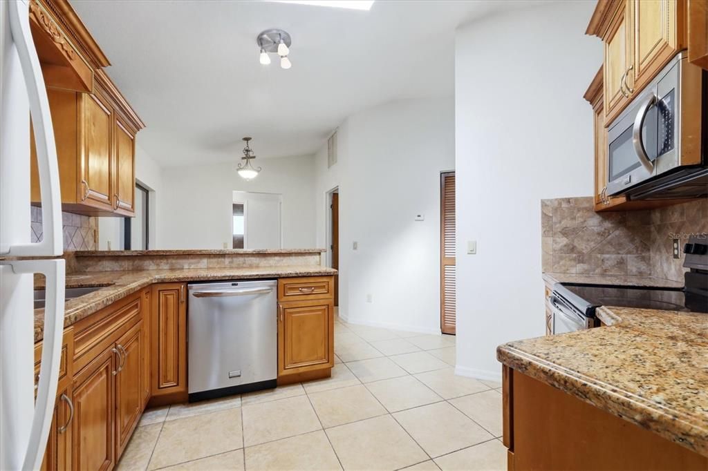 En Venta: $299,000 (3 camas, 2 baños, 1308 Pies cuadrados)