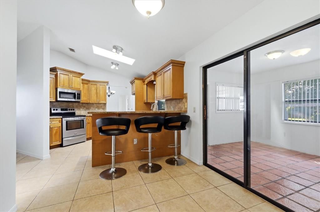 En Venta: $299,000 (3 camas, 2 baños, 1308 Pies cuadrados)