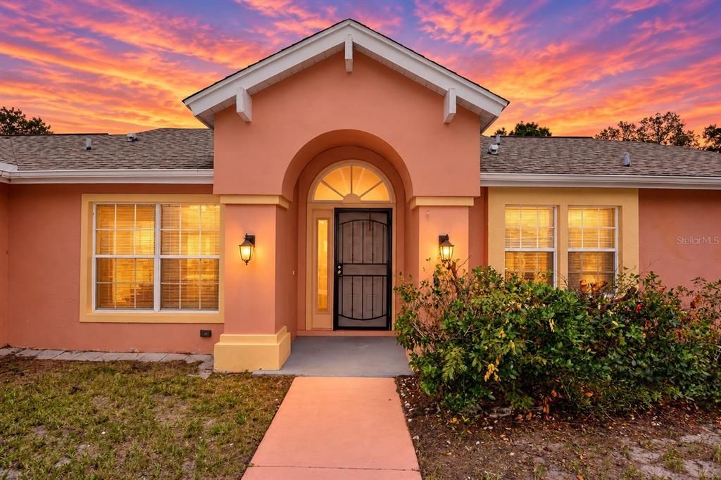 For Sale: $279,900 (3 beds, 2 baths, 1597 Square Feet)