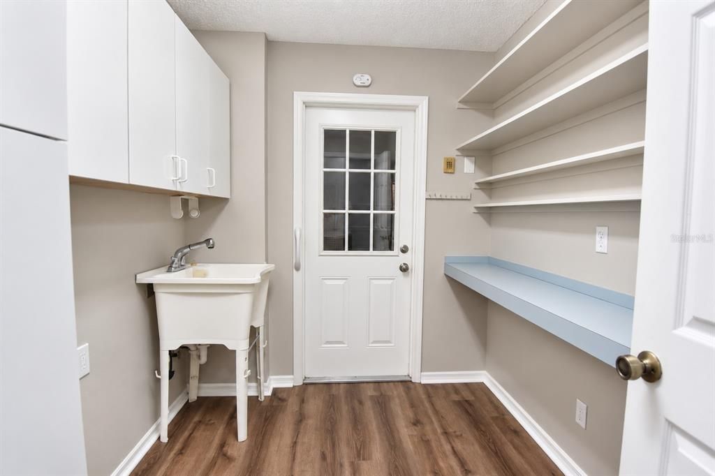 For Sale: $279,900 (3 beds, 2 baths, 1597 Square Feet)