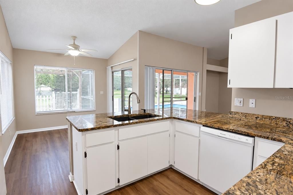 For Sale: $279,900 (3 beds, 2 baths, 1597 Square Feet)