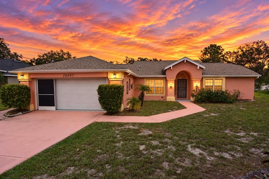 For Sale: $279,900 (3 beds, 2 baths, 1597 Square Feet)