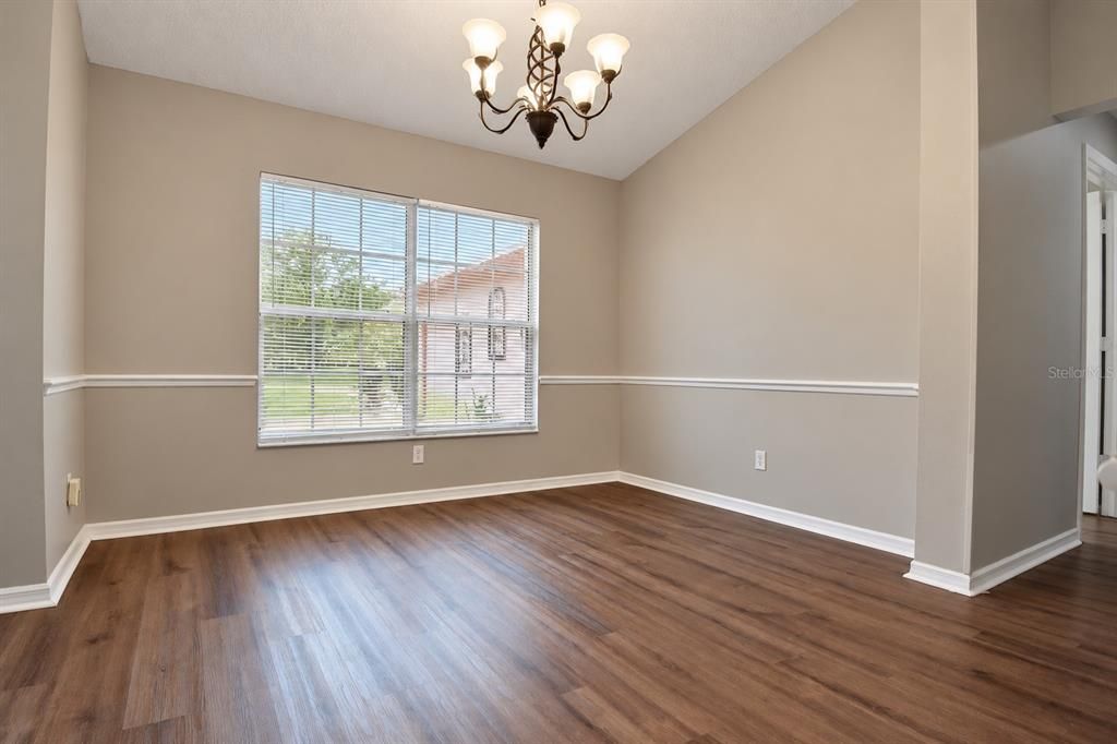 For Sale: $279,900 (3 beds, 2 baths, 1597 Square Feet)